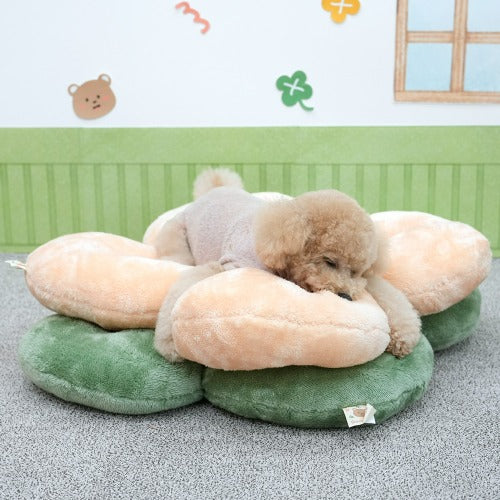 Parisdog Clover Cushion
