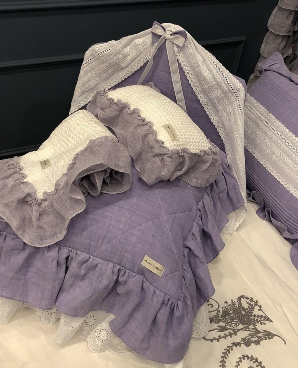 Maison de Apple Princess Bed Pillow Blanket Set (Violet)