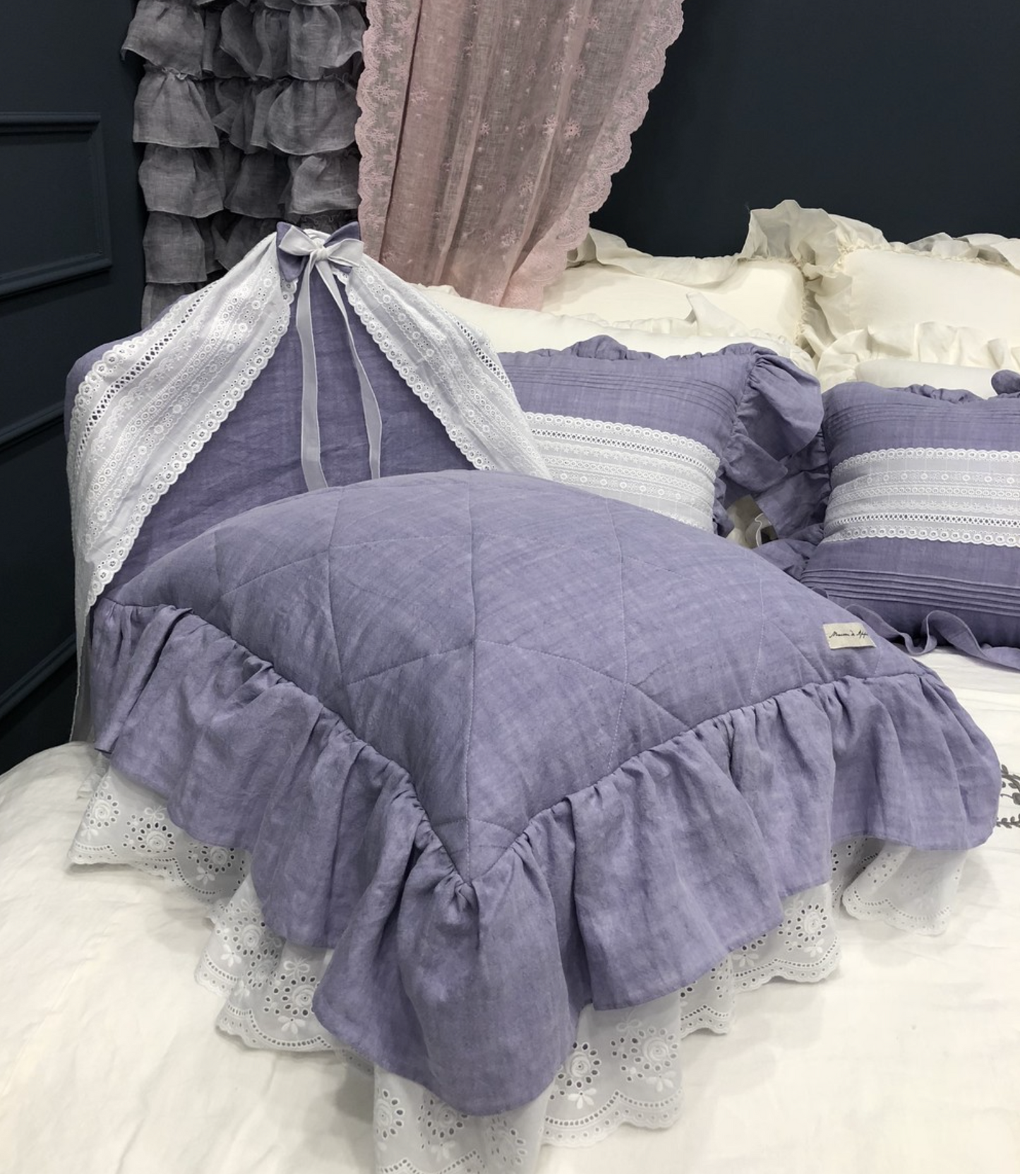 Maison de Apple Princess Bed Pillow Blanket Set (Violet)
